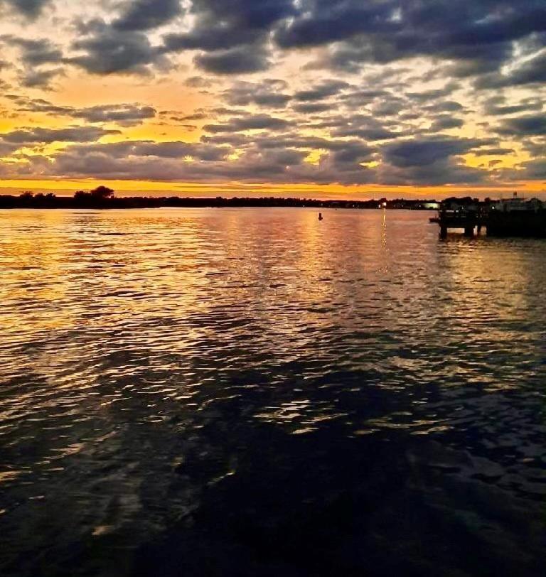 Waterway Inn Cedar Point Экстерьер фото